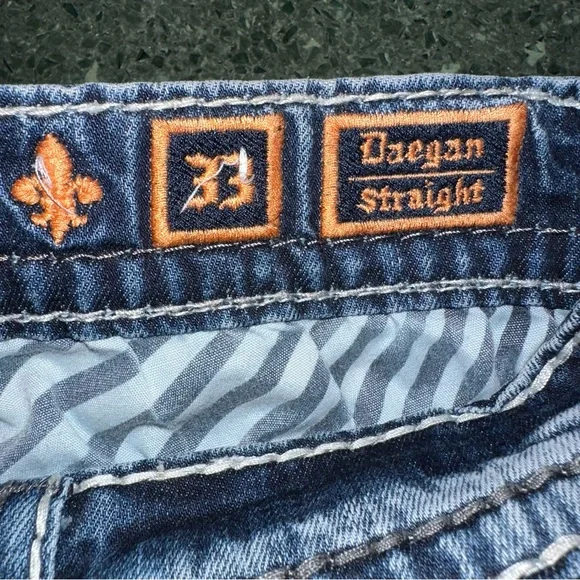 Rock Revival Men's Daegan Straight Jeans Embellished Size 33 READ - Picture 9 of 15